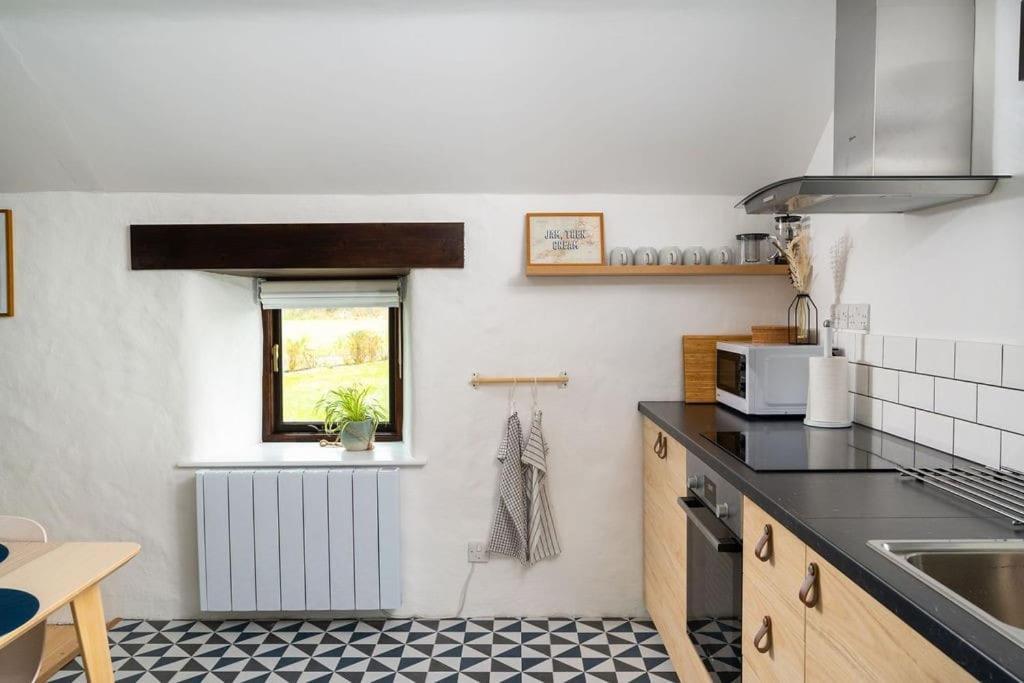 Porthcurno Barns, The Cart Lodge - Cosy Cottage, Walk To Porthcurno Beach, Pedn Vouder & Minack Theatre بينزانس المظهر الخارجي الصورة