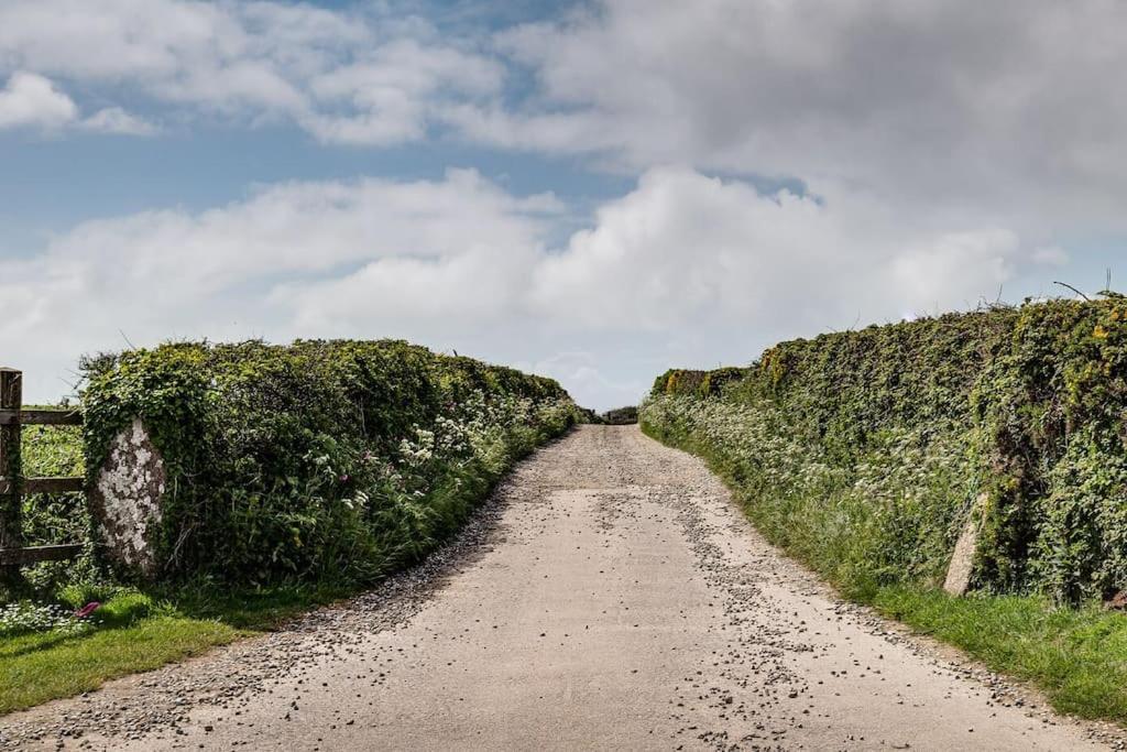 Porthcurno Barns, The Cart Lodge - Cosy Cottage, Walk To Porthcurno Beach, Pedn Vouder & Minack Theatre بينزانس المظهر الخارجي الصورة